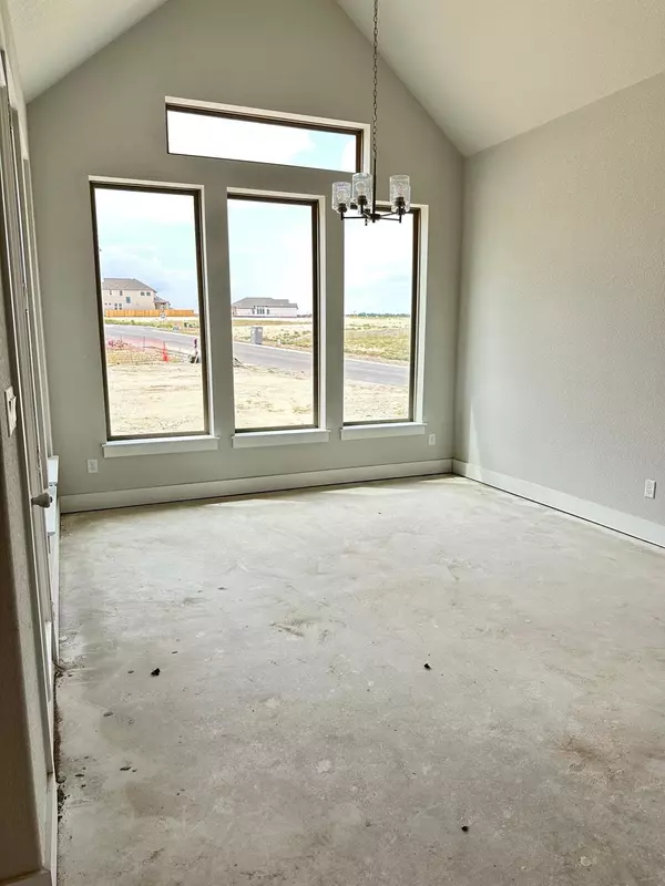 Liberty Hill, TX 78642,309 Yaklin DR