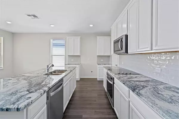 116 Snowy Plover LN, Leander, TX 78641