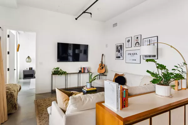 800 W 5th ST #902, Austin, TX 78703