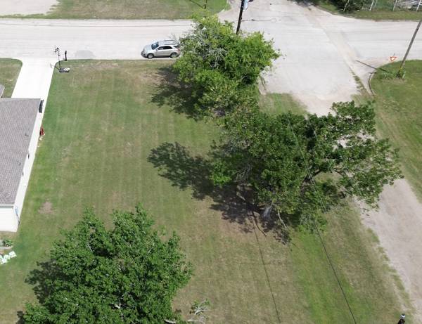 889 S Leon ST,  Giddings,  TX 78942