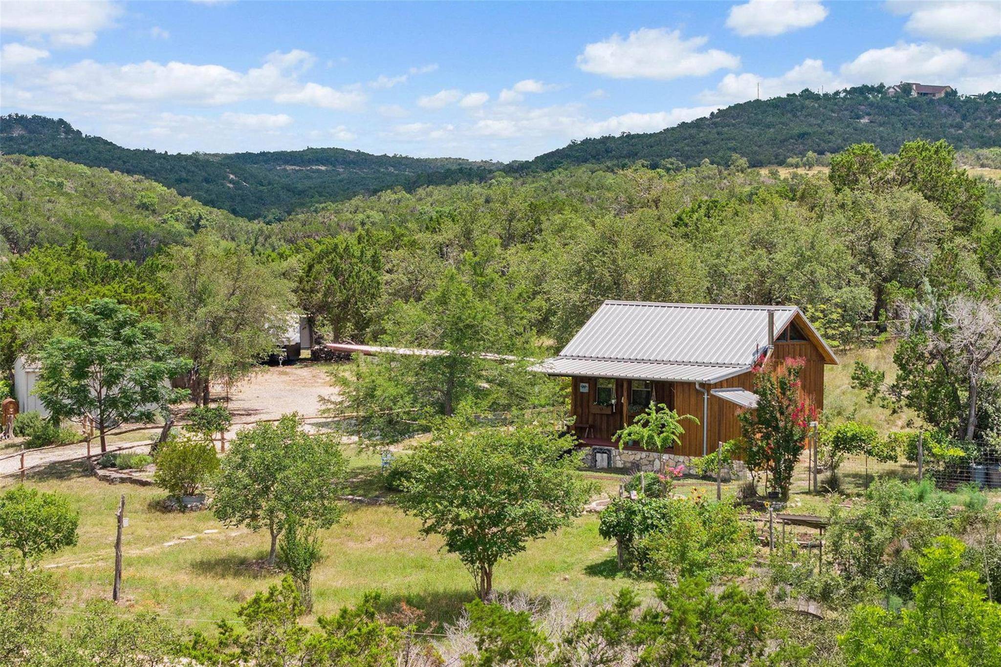 2822 Stagecoach Ranch RD, Dripping Springs, TX 78620