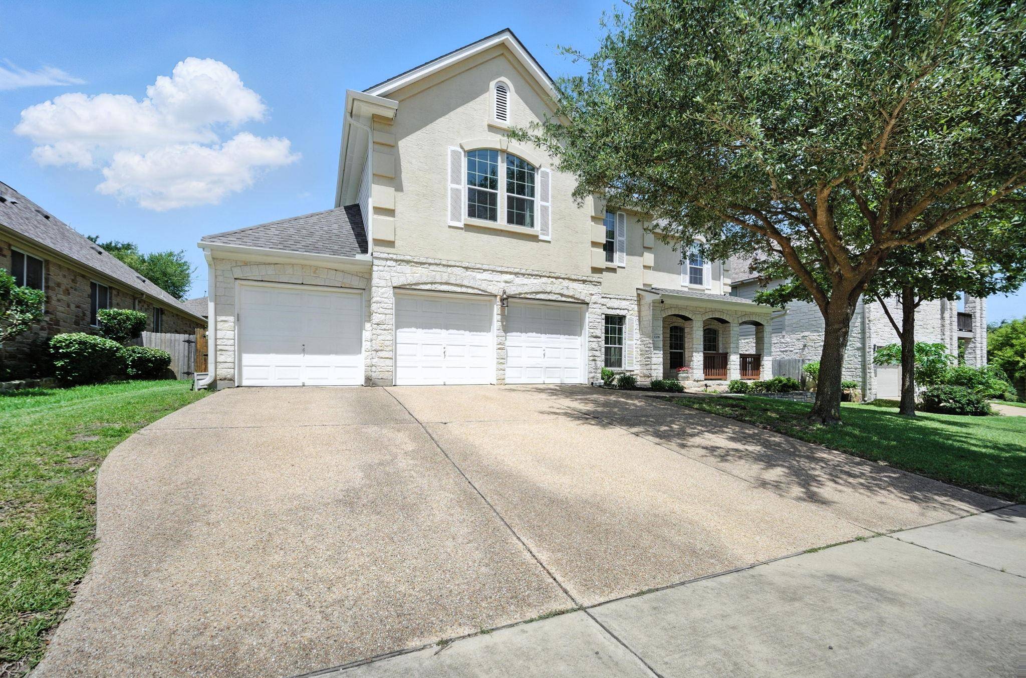 1208 Pine Forest CIR, Round Rock, TX 78665