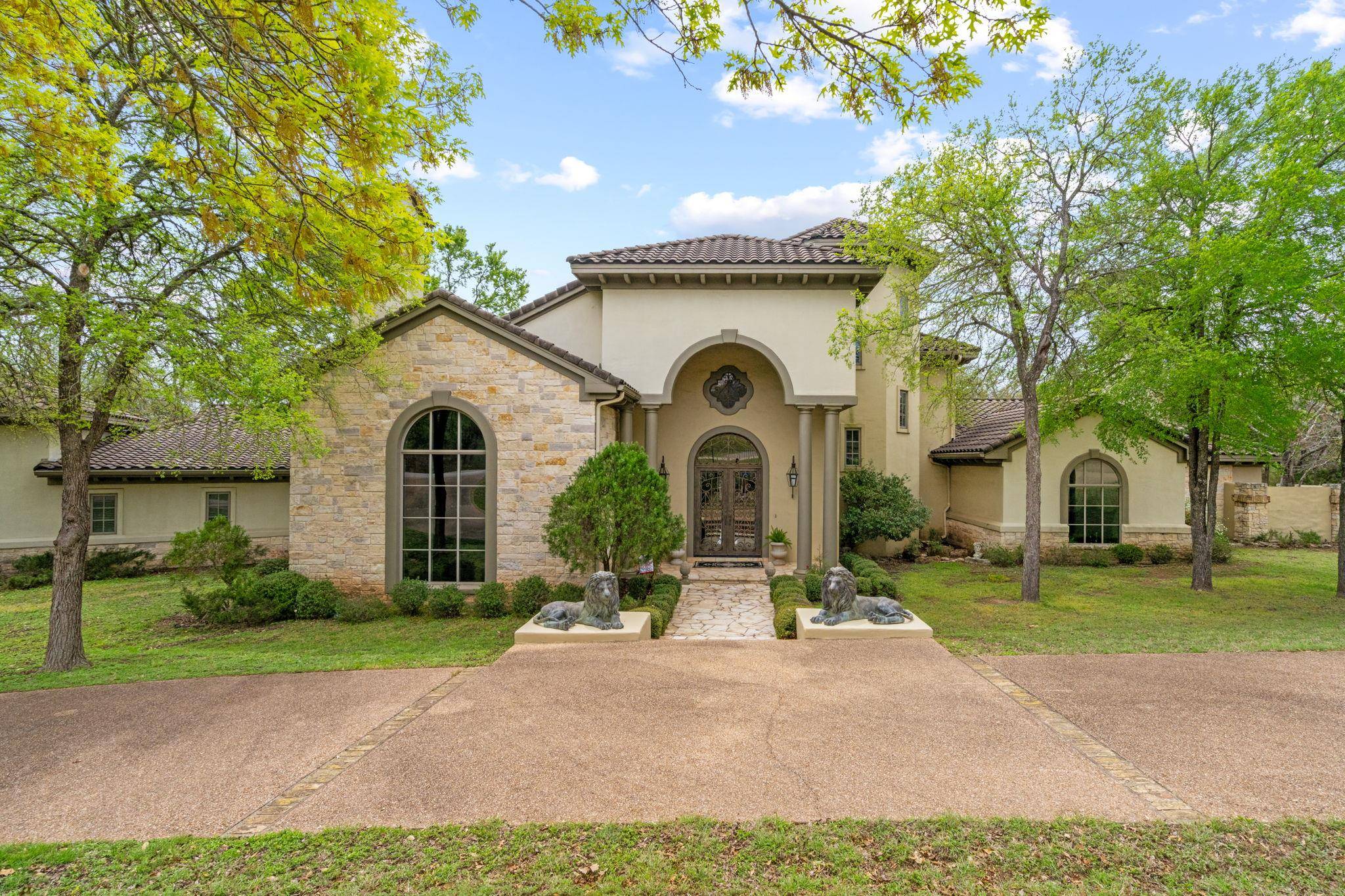 8611 Young LN, Austin, TX 78737