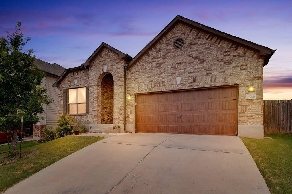 7000 Ondantra BND,  Austin,  TX 78744