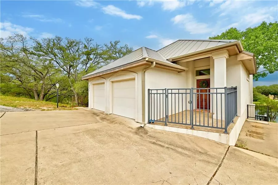 205 Half Moon, Horseshoe Bay, TX 78657