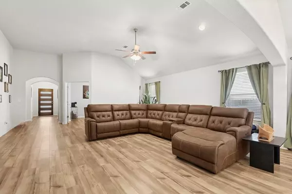 Kyle, TX 78640,185 Dogvane CIR