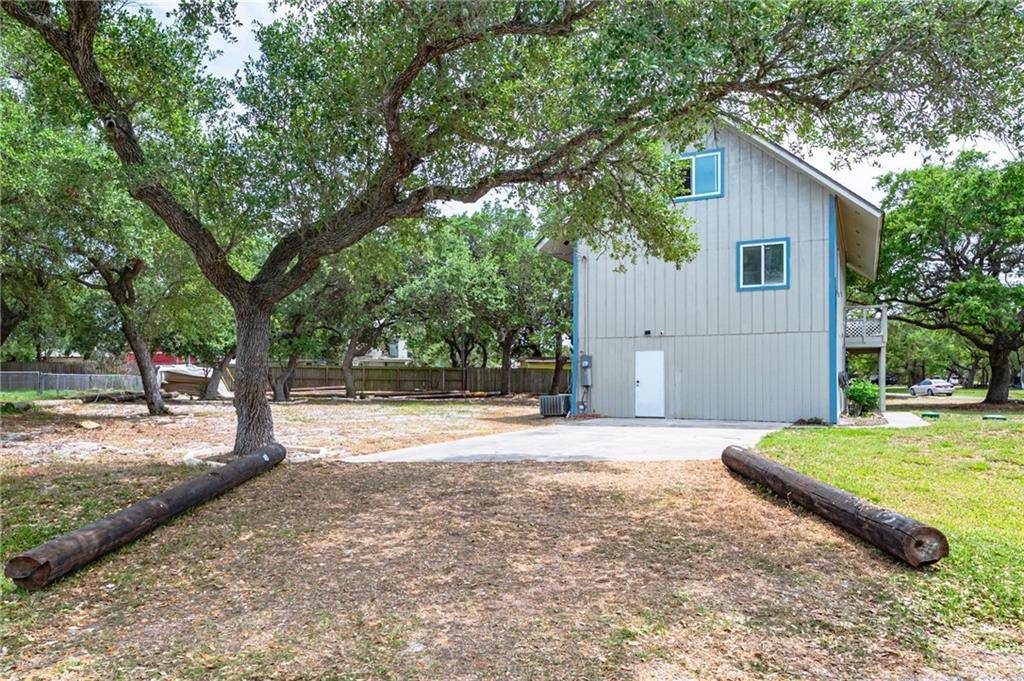 120 Retama LN, Rockport, TX 78382
