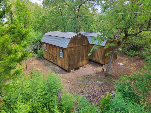 Smithville, TX 78957,810 Pine Valley LOOP