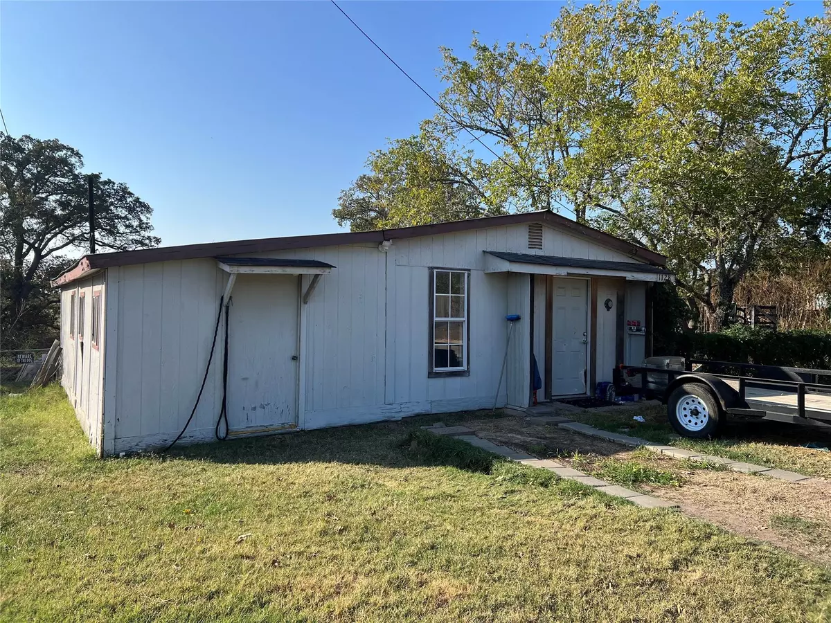 Giddings, TX 78942,1128 Kay ST
