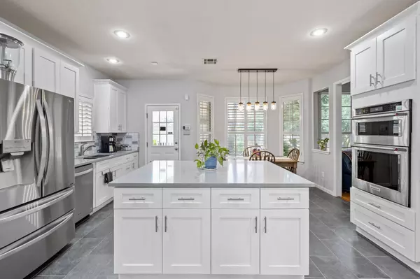 6804 Robert Dixon DR, Austin, TX 78749