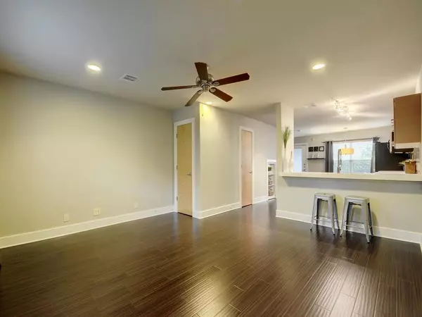 Austin, TX 78741,1101 Grove BLVD #208