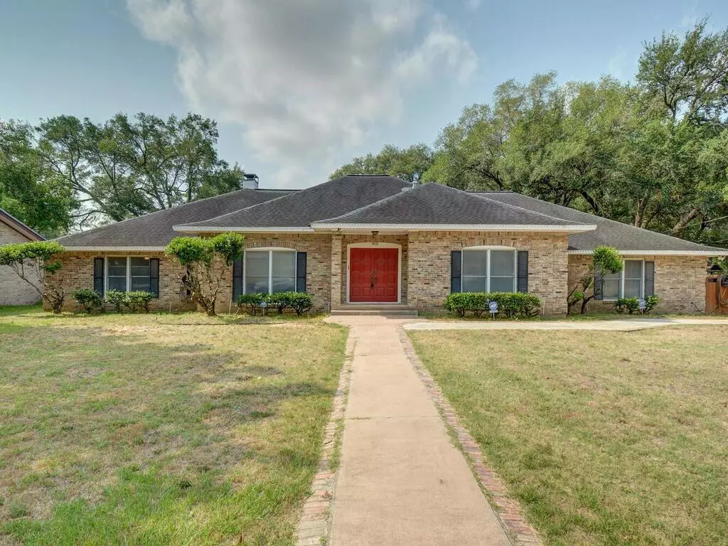 Smithville, TX 78957,1402 NE 10th ST