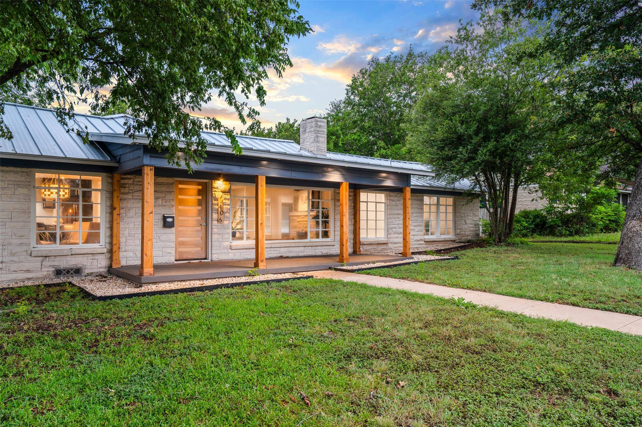 Austin, TX 78722,4406 Airport BLVD