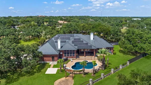 210 Oak Hollow LN,  Buda,  TX 78610