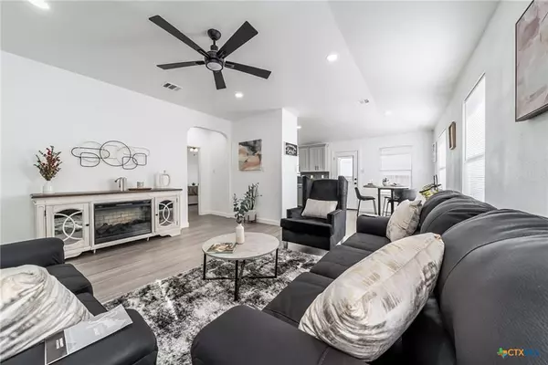 New Braunfels, TX 78130,356 Hummingbird DR