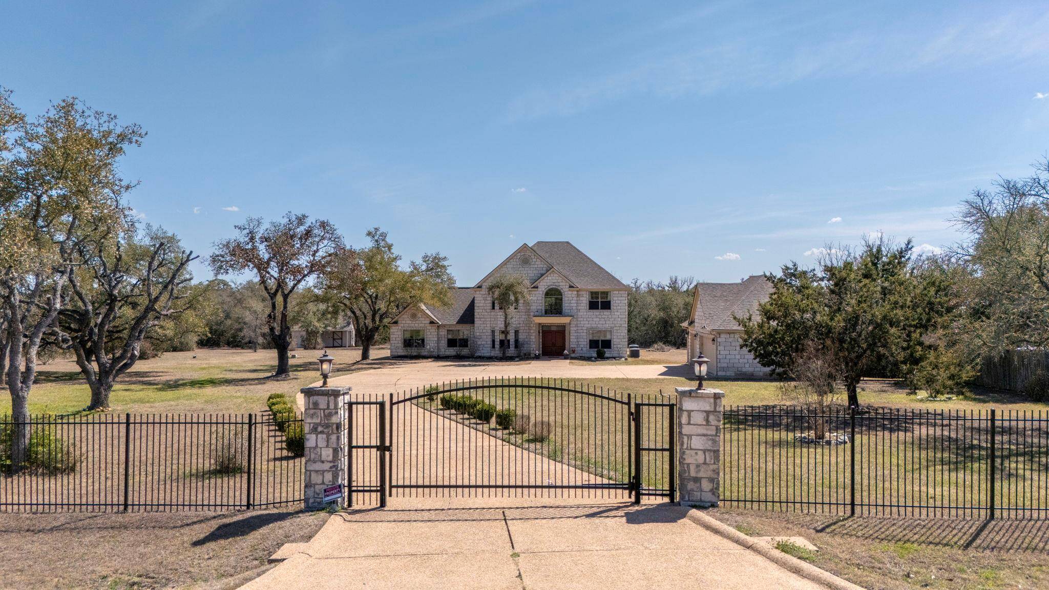 2013 Ruby Ranch RD,  Buda,  TX 78610