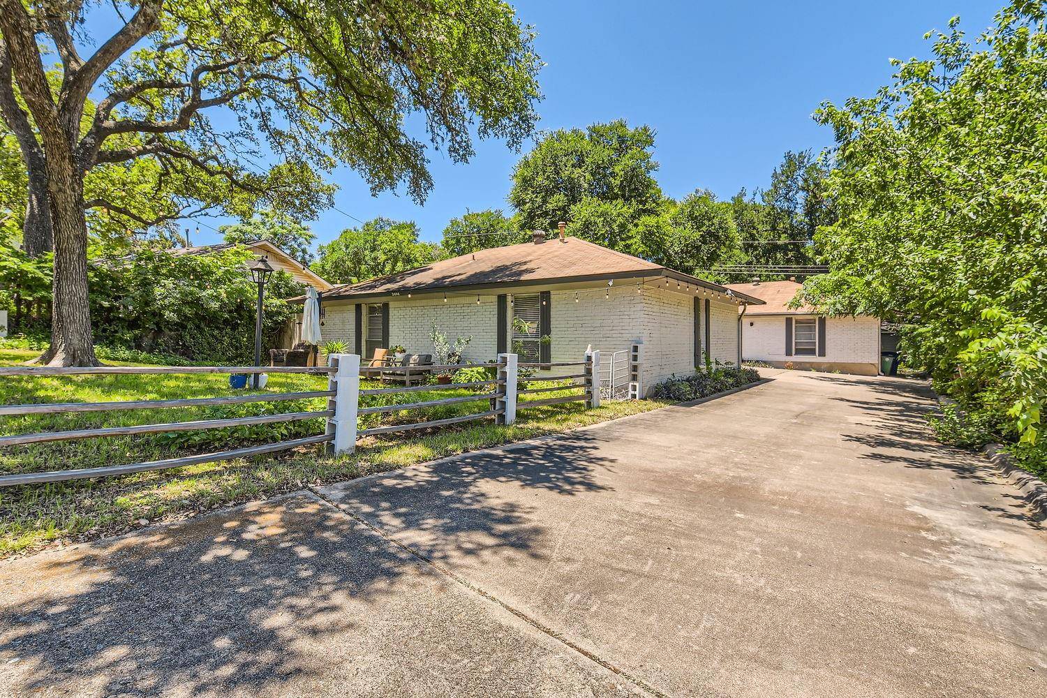3404 South Oak DR, Austin, TX 78704
