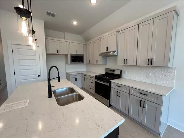 Austin, TX 78751,200 W 56th ST #1103