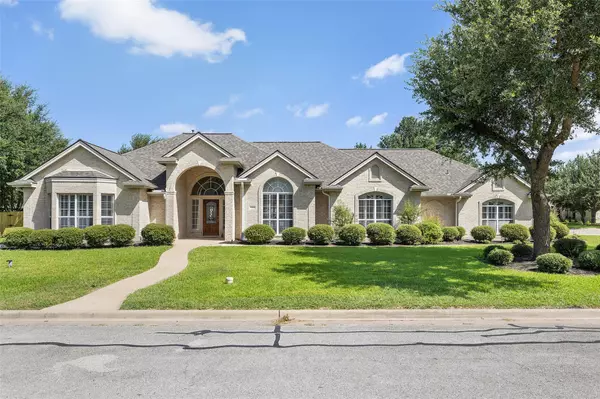 1300 Cypress TRL, Taylor, TX 76574