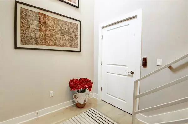 Austin, TX 78735,8200 Southwest PKWY #721