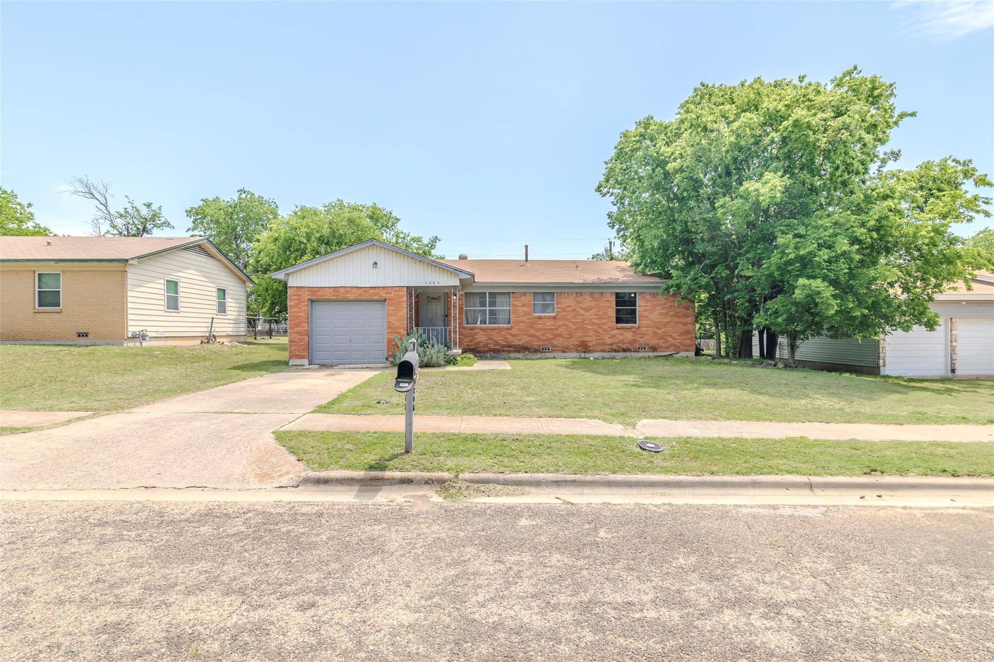 1205 S 9th ST, Copperas Cove, TX 76522