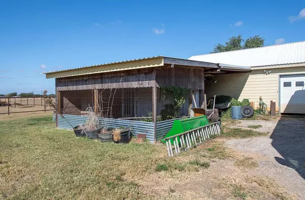 Jarrell, TX 76537,1833 County Road 305