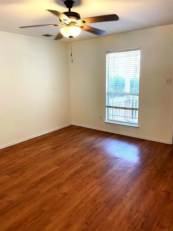 Kyle, TX 78640,115A Auction Oak #A