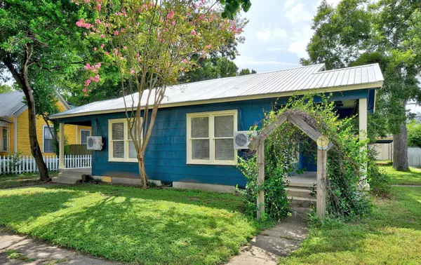 Smithville, TX 78957,302 Olive ST #A