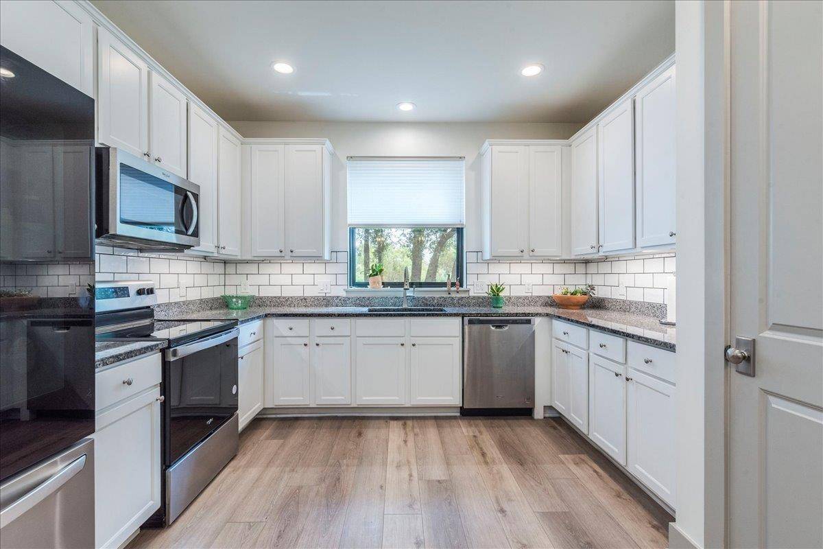 Cottonwood Shores, TX 78657,638 Oak LN