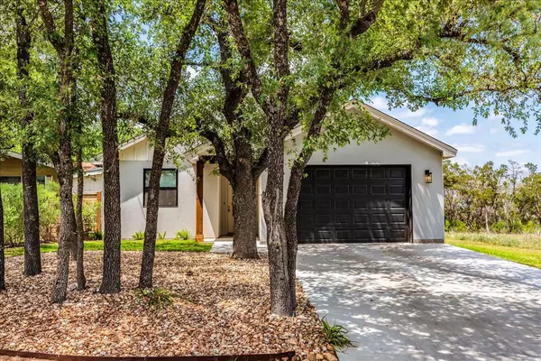 638 Oak LN, Cottonwood Shores, TX 78657