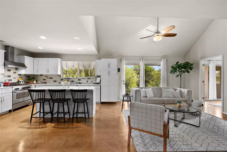 437 Venture BLVD S, Point Venture, TX 78645