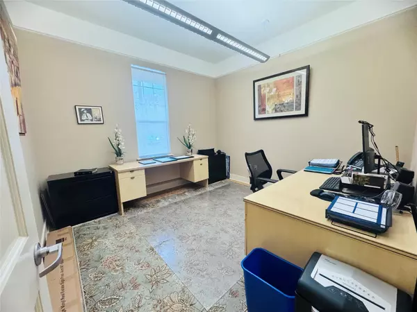 Leander, TX 78641,800 Crystal Falls PKWY #1