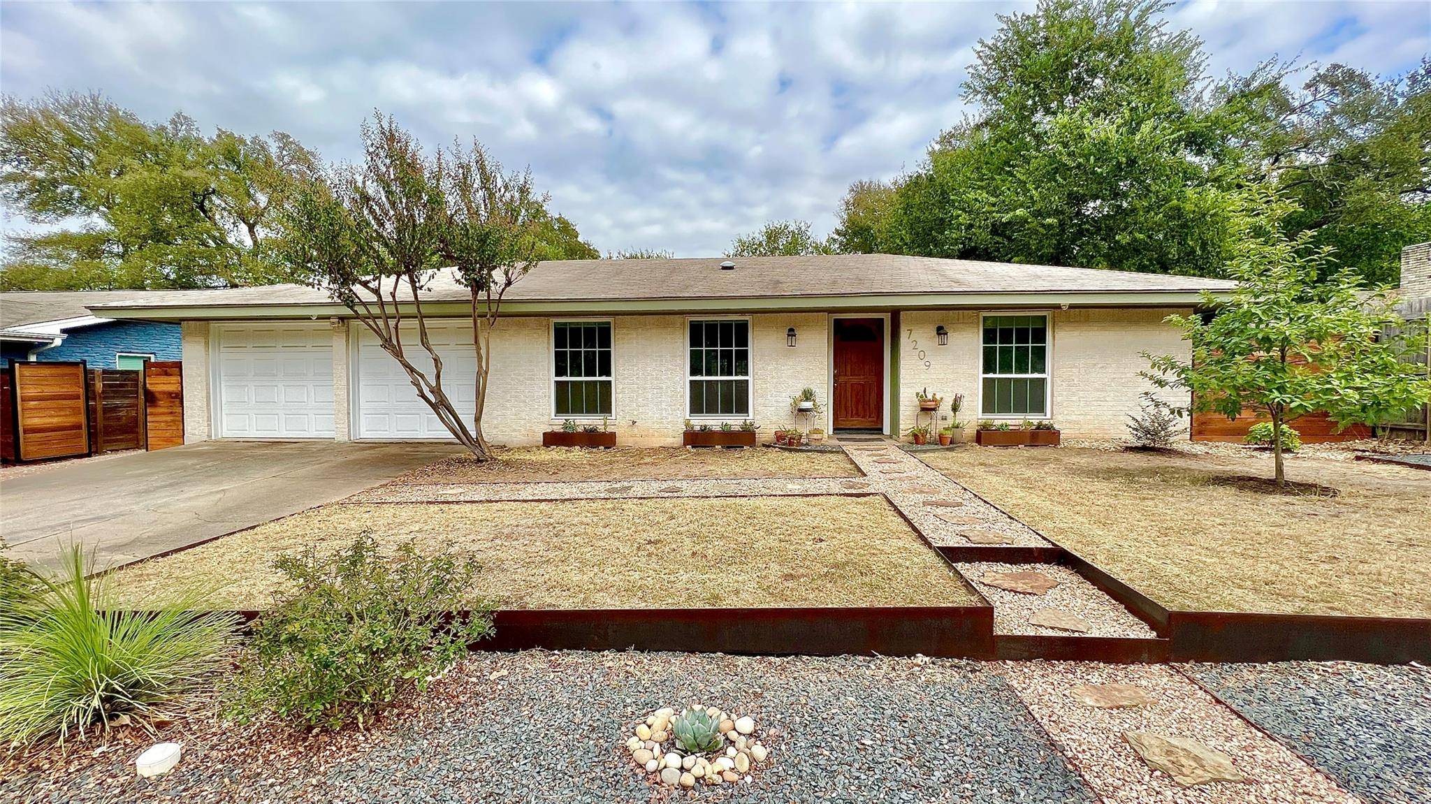 7209 Whispering Winds DR, Austin, TX 78745