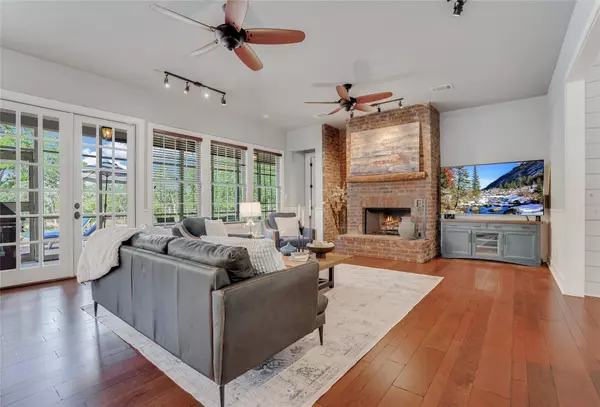 Wimberley, TX 78676,725 Blue Sky LN