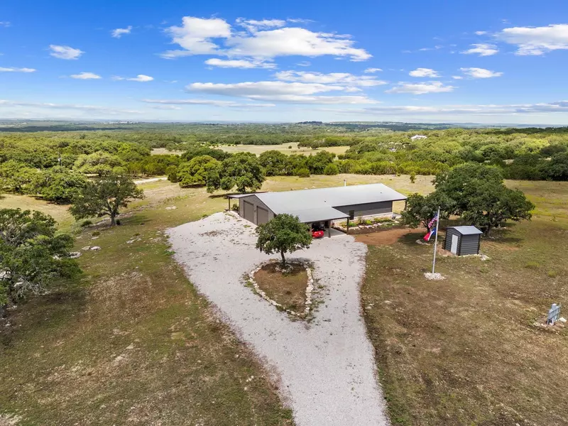 820 Blackbuck Ridge DR, Lampasas, TX 76550