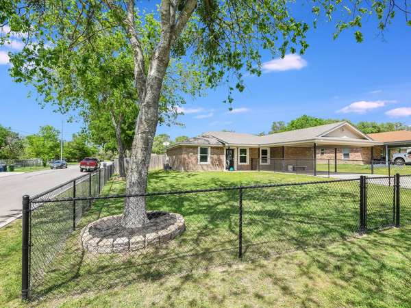 600 E Pecan ST,  Burnet,  TX 78611