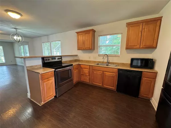 Taylor, TX 76574,414 E 3rd ST