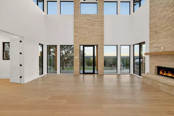 Horseshoe Bay, TX 78657,400 Emerald WAY