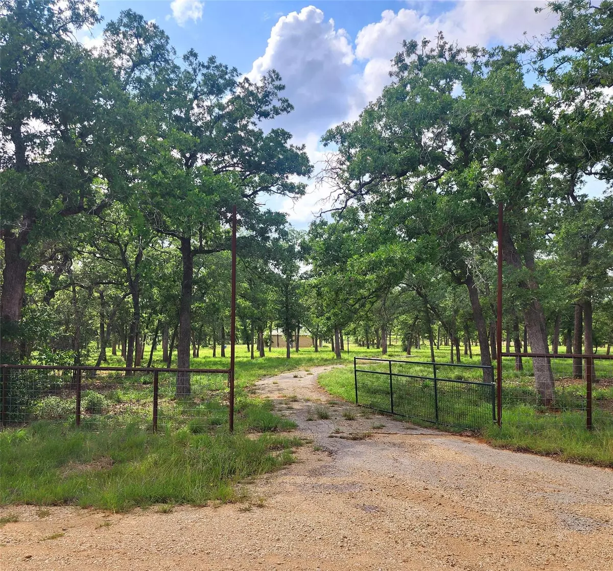 Waelder, TX 78959,2123 Woodcreek Dr DR