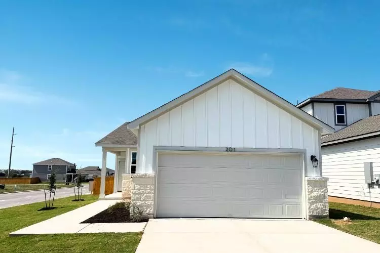 201 Firefox WAY, Jarrell, TX 76537
