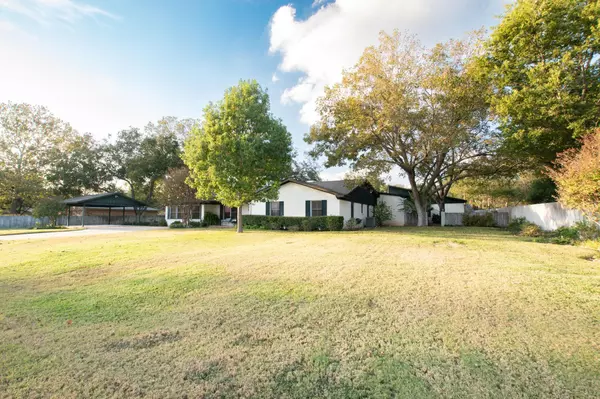 Burnet, TX 78611,306 Cardinal LN