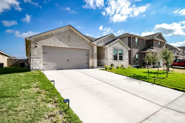 403 Grapefruit RD, Hutto, TX 78634