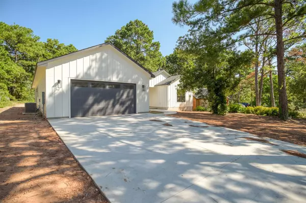 257 Pine View LOOP, Bastrop, TX 78602