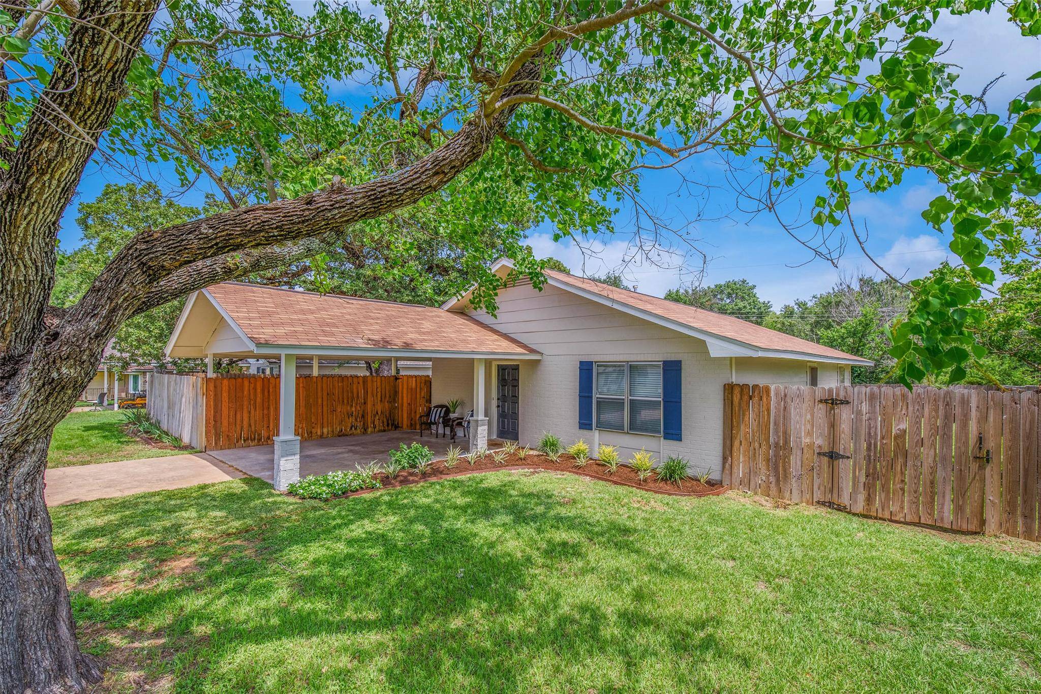 2501 Hardwood DR,  Bryan,  TX 77803