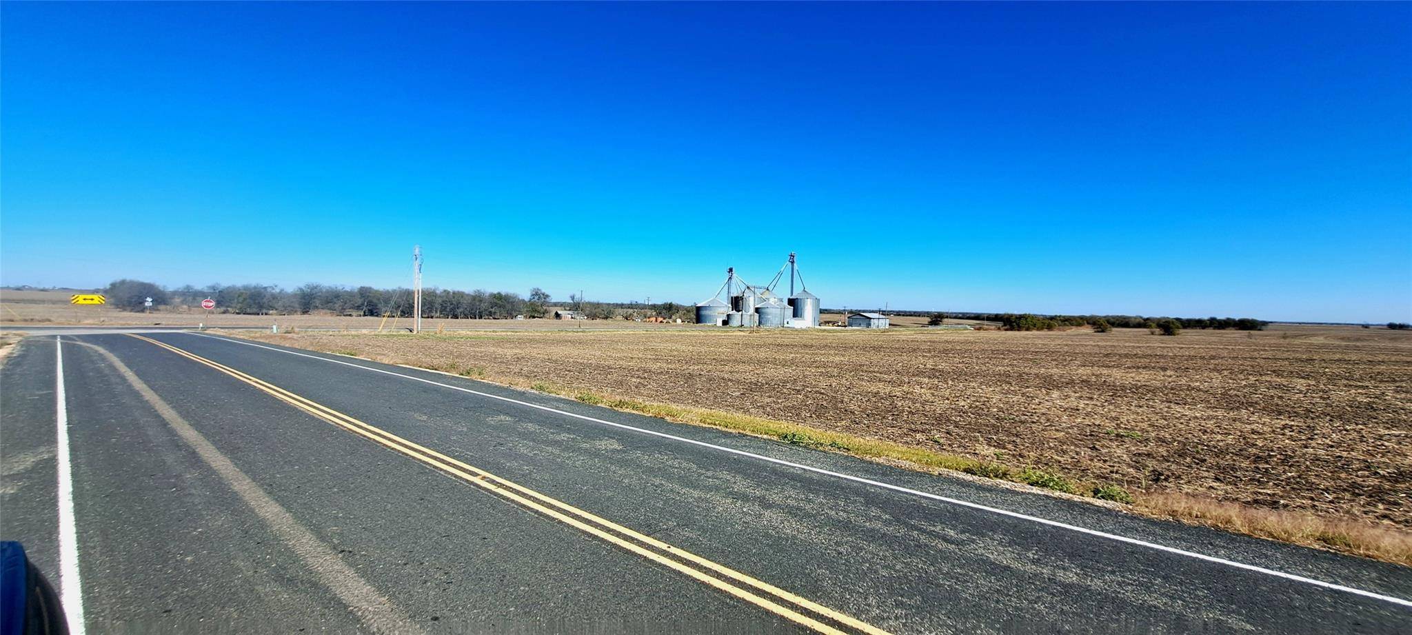Granger, TX 76530,300 S Granger CTR #FM972