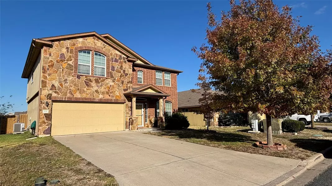 133 S Langtry LN, Jarrell, TX 76537