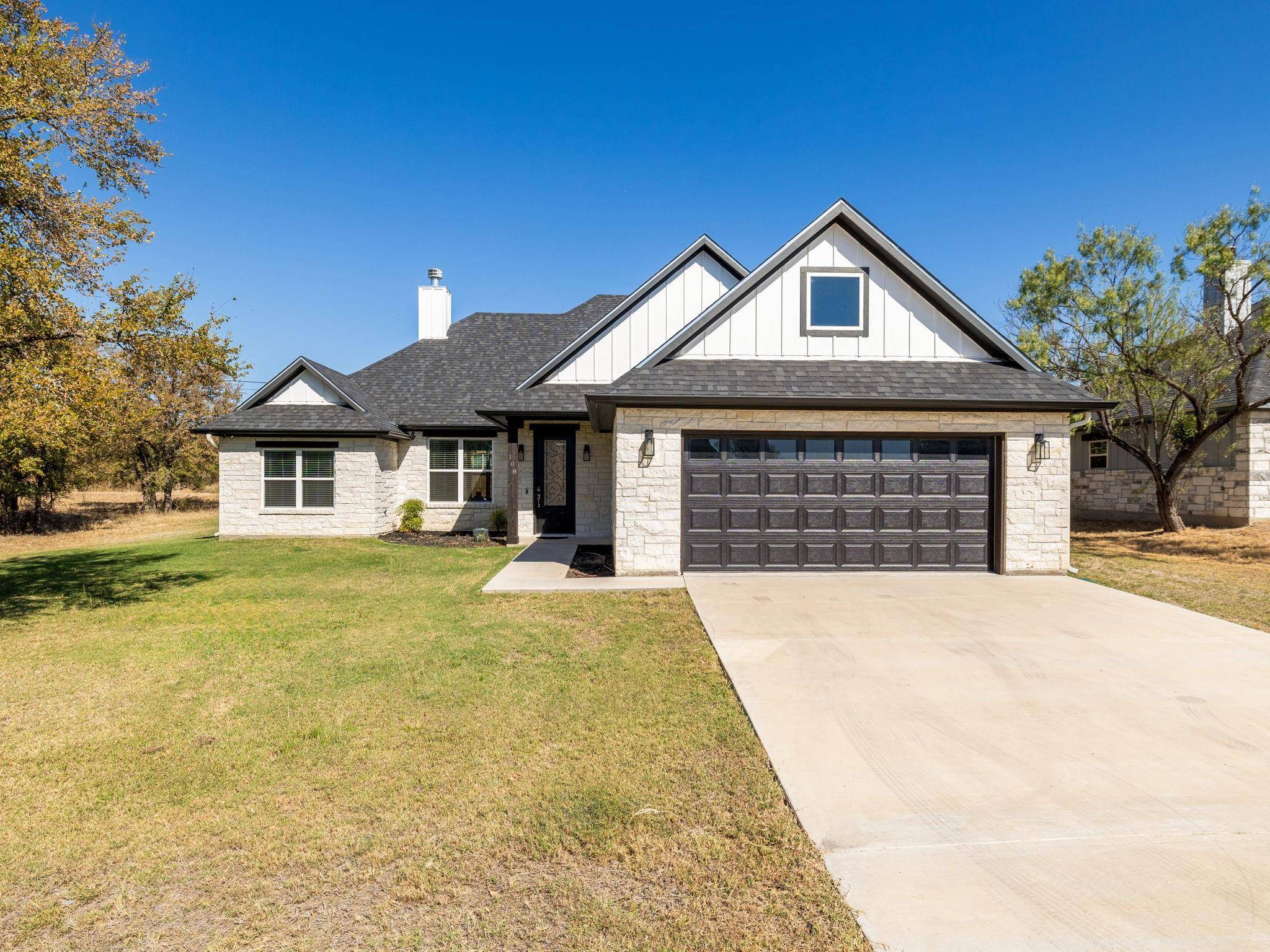 108 Lake Cliff,  Kingsland,  TX 78639