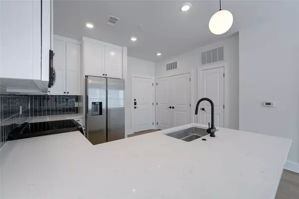 Austin, TX 78705,3000 E Duval ST #305