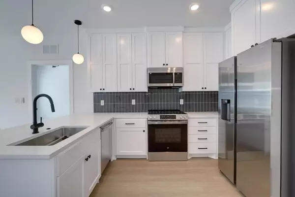 Austin, TX 78705,3000 E Duval ST #305