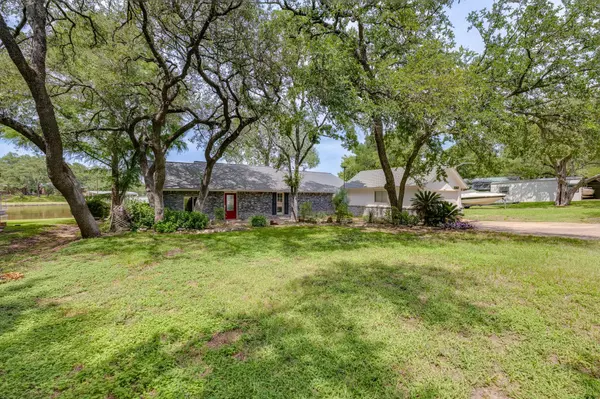 214 Island Lodges DR, Buchanan Dam, TX 78609